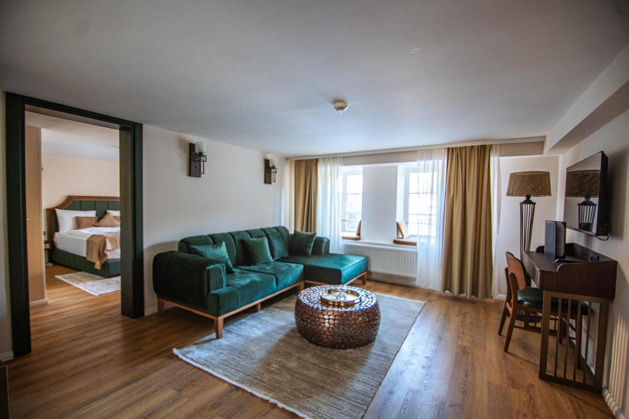 Hotel Ratsmuehle Lueneburg Bagian luar foto